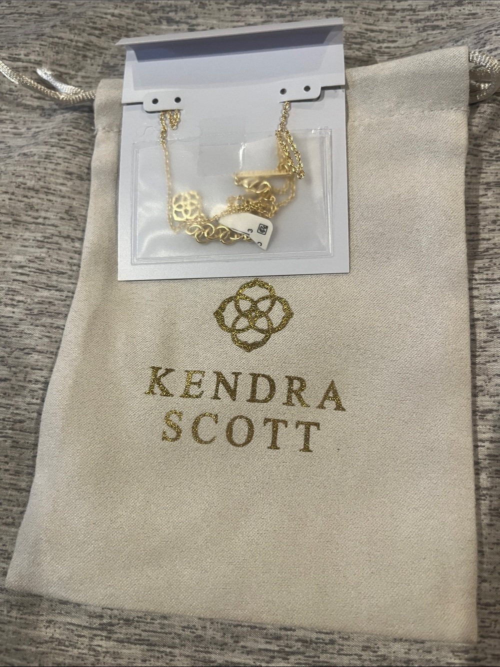 NWT Kendra Scott Elisa pendant necklace - Picture 3 of 4